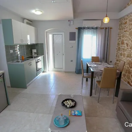 Casa Di Mona Hriszí Aktí Haniá